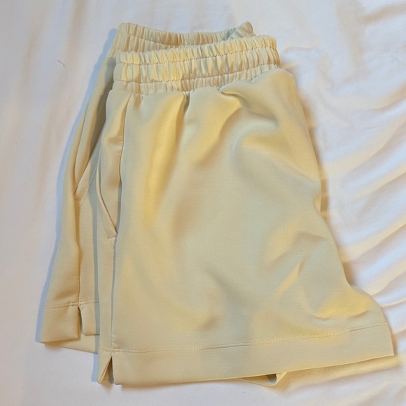 Women's Cream Shorts - Picture 3 of 3